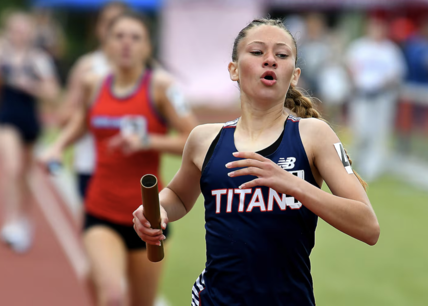 TrevorHass's tweet photo. The MSTCA D4 Relays were close to start, then the Wakefield boys and Melrose girls pulled away from the pack.

Story from Pembroke, including many more photos from Debee Tlumacki: https://t.co/uYBfKRdsRc @GlobeSchools @MHSathletix @WMHS_Warriors @WakefieldXCTF @PHS_Titans https://t.co/rFlT9e0Brk