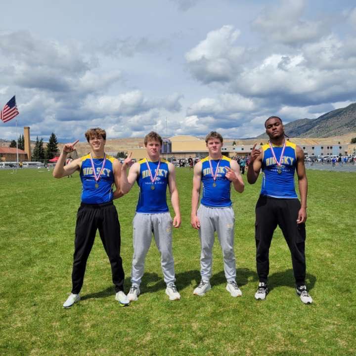 4x4 School Record and all time divisional record! Glad to have run it with my brother and the rest of the squad! <a href="/BradyWilliam_2/">Brady W</a> <a href="/Adam_Guajardo07/">Adam</a> @isaiah_Izzy