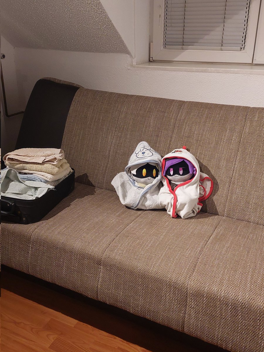 irregulord's tweet image. Moving into our first apartment with my boyfriend, he said he left a suprise for me earlier 💛💜 #murderdrones #UziDoorman #SerialDesignationN