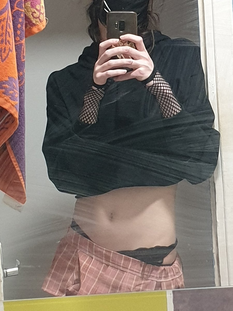 Horny femboy here, satisfy me