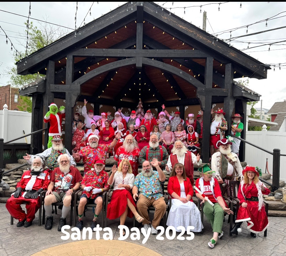 CastleNoel's tweet image. Can't even express how much fun today has been! The holiday spirit is alive and wall at Castle Noel in Medina, Ohio! Simply magical moments surrounded every second of today! I Can’t wait for more merry memories ahead! #SantasRule #SantaDay2025
