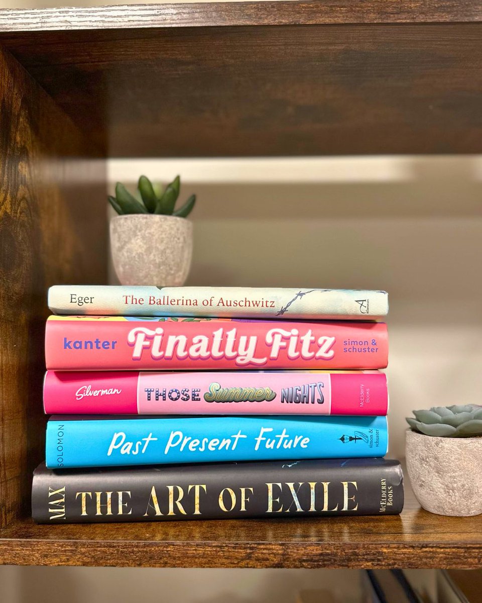 simonteen's tweet image. Here are just a few books to add to your TBR to celebrate #JewishAmericanHeritageMonth! 📖
-
#TheArtOfExile #PastPresentFuture #ThoseSummerNights #FinallyFitz #TheBallerinaOfAuschwitz