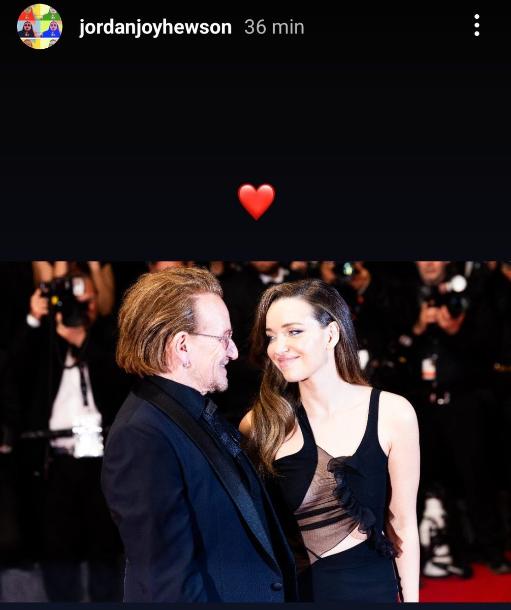 daniDpVox's tweet photo. #Bono + Eli & Jordan = A Proud Father
Ph. Via @jordanjoyhewson (instagram stories)
#ElijahHewson #JordanHewson
#U2 #U2NewsIT #BonoSurrender #StoriesofSurrender #CannesFilmFestival2025 https://t.co/KscLTNL1gH