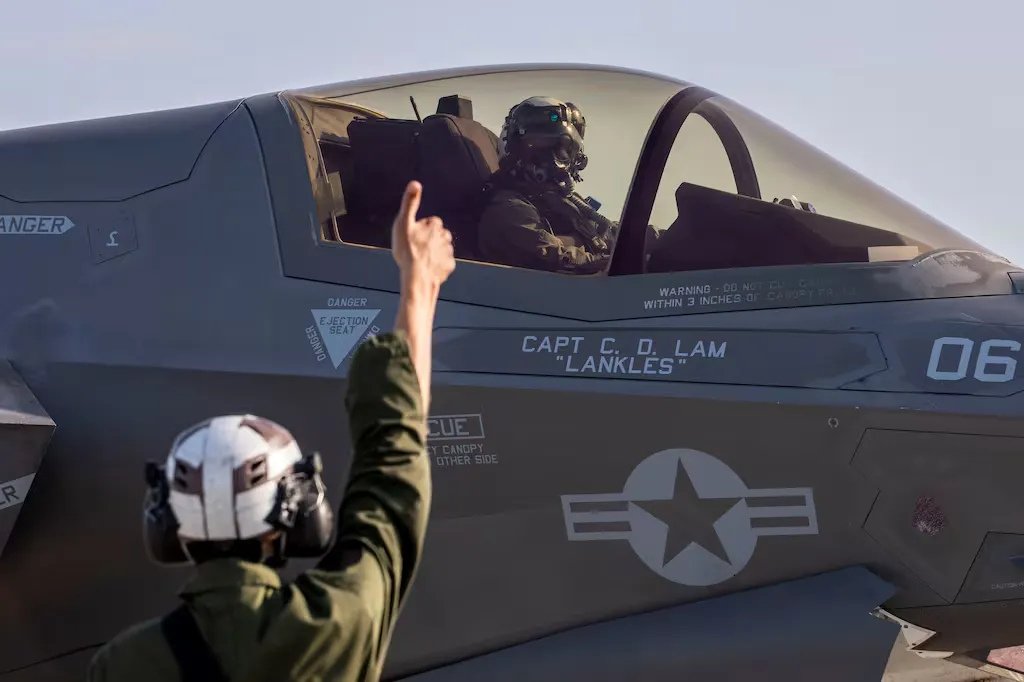 thejointstaff's tweet image. #ArmedForcesDay reminds us to express our appreciation for the brave servicemembers who stand between us and our adversaries. But each and every day, we are grateful for their many sacrifices. From all of us here at the Joint Staff, thank you for your service.