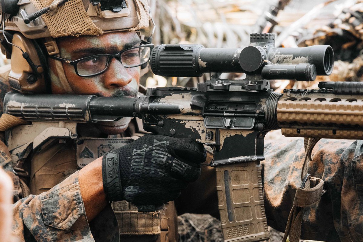 thejointstaff's tweet image. #ArmedForcesDay reminds us to express our appreciation for the brave servicemembers who stand between us and our adversaries. But each and every day, we are grateful for their many sacrifices. From all of us here at the Joint Staff, thank you for your service.
