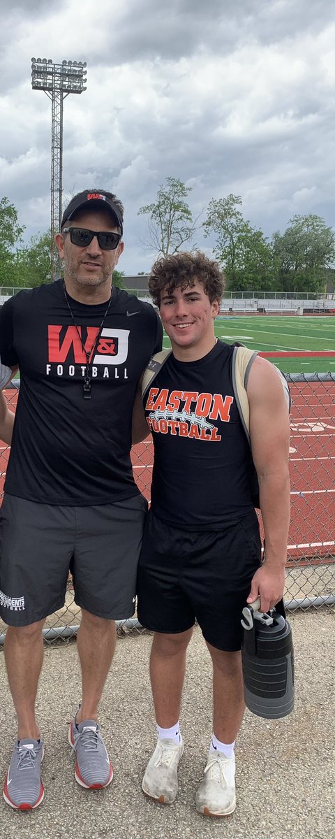 ZacharyBar95701's tweet photo. Thank you @WJFootball for hosting a great prospect camp. Thank you @Coach_Sirianni @CoachPhilBobich @CoachRosati @CoachEhrlich_ for all of the pointers! @AlWaters15 @EHScoach55 @_THE_FIELDHOUSE https://t.co/ruLhenq9OL