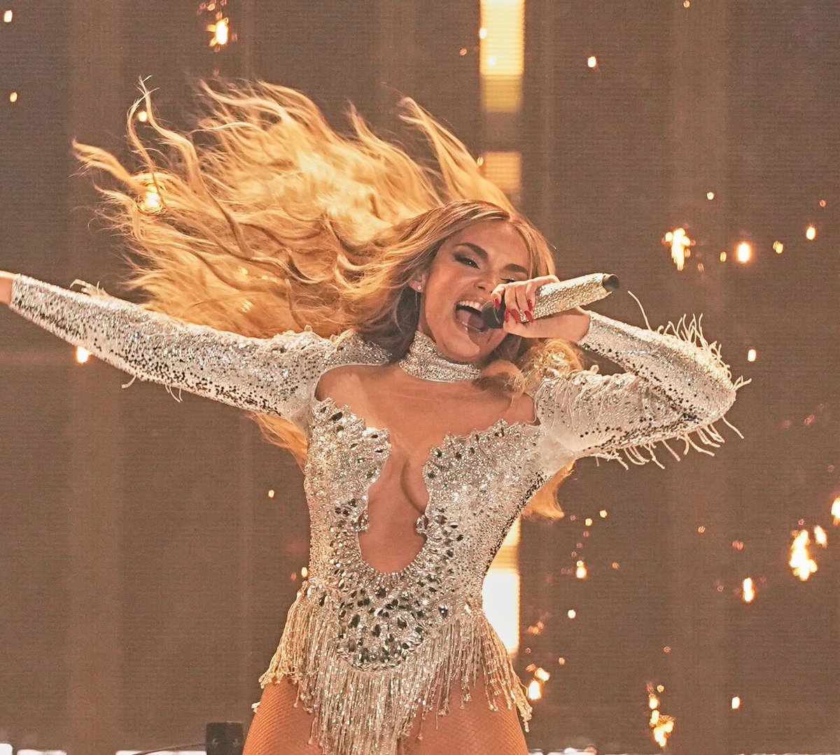 JethBlue's tweet image. #EurovisionRTVE el secreto ha sido revelado, era una super Diva nivel 3!!