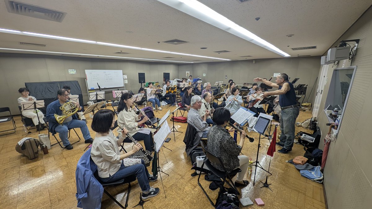 強化練習日!!!
と、いうことで全曲通し練習でした。
本番まであと2ヶ月きっております。。。
練習にも熱がこもり、部屋にも熱がこもり蒸し蒸し。。。
本番は
7月6日(日)
場所:蓮田市総合文化会館ハストピア
 開演:13:30
ですよー！！！
#蓮田ウインドオーケストラ
 #吹奏楽