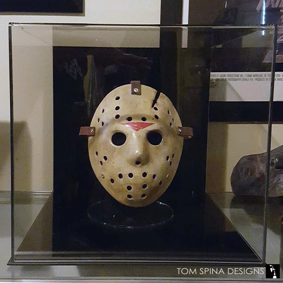 TomSpinaDesigns's tweet image. Did you know that we can build CUSTOM acrylic display cases for you in any size you may need? Reach out for a quote including UV filtering, mirrored bases, and other features. bit.ly/TSDCustomCases

#customdisplay #displays #displaycase #acryliccases #propdisplays #collectibles