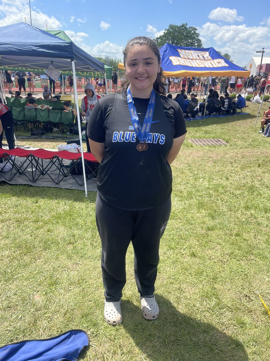 Isabella Clark 🥉3rd place discus and 6th place shot put at the CJG1 Championships