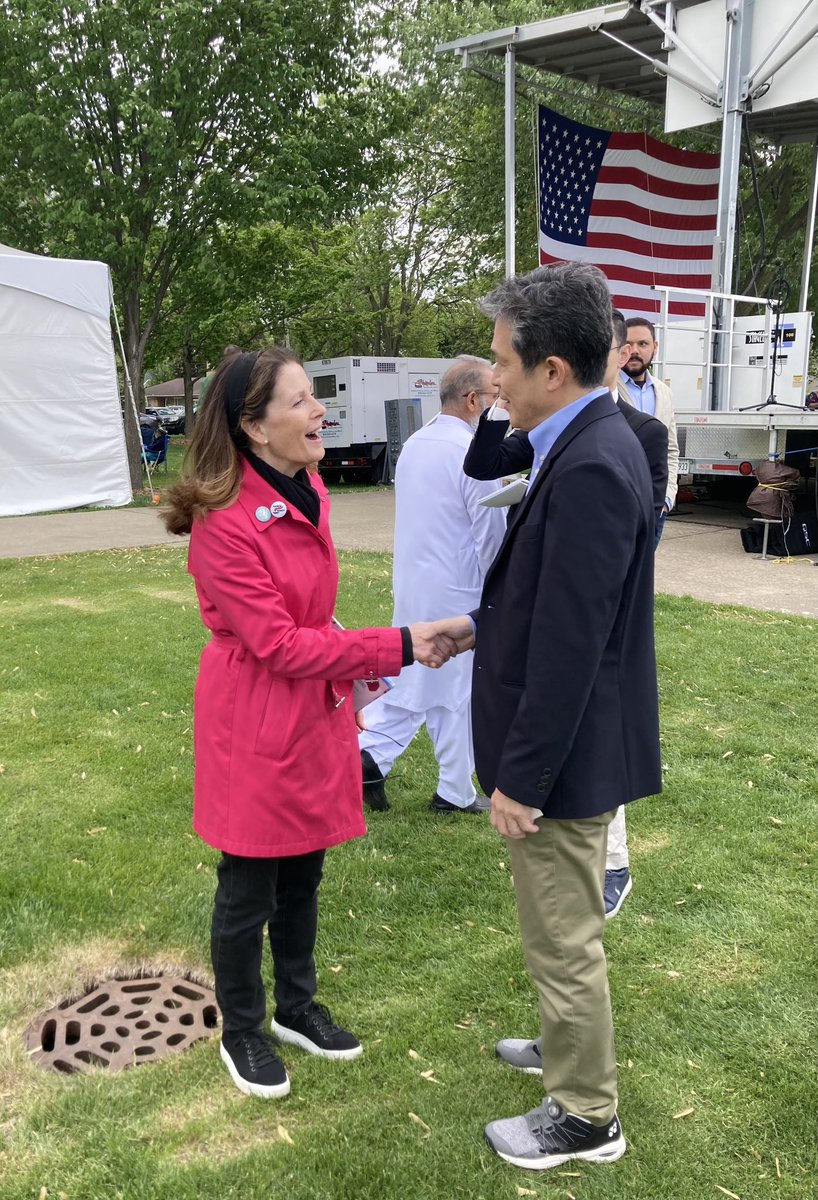 Mizobuchi_JP's tweet photo. On May 17, I was honored to attend the 2025 Skokie Festival of Cultures, where 🇯🇵 has proudly participated since its beginning in 1991. I enjoyed vibrant music, dance, food, and cultural displays with 30+ communities. Grateful to meet Mayor Ann Tennes and celebrate this inspiring event. I look forward to deepening Japan–Skokie ties through culture, education, and exchange.
#SkokieFestival #JapanUSFriendship #Skokie #Japan