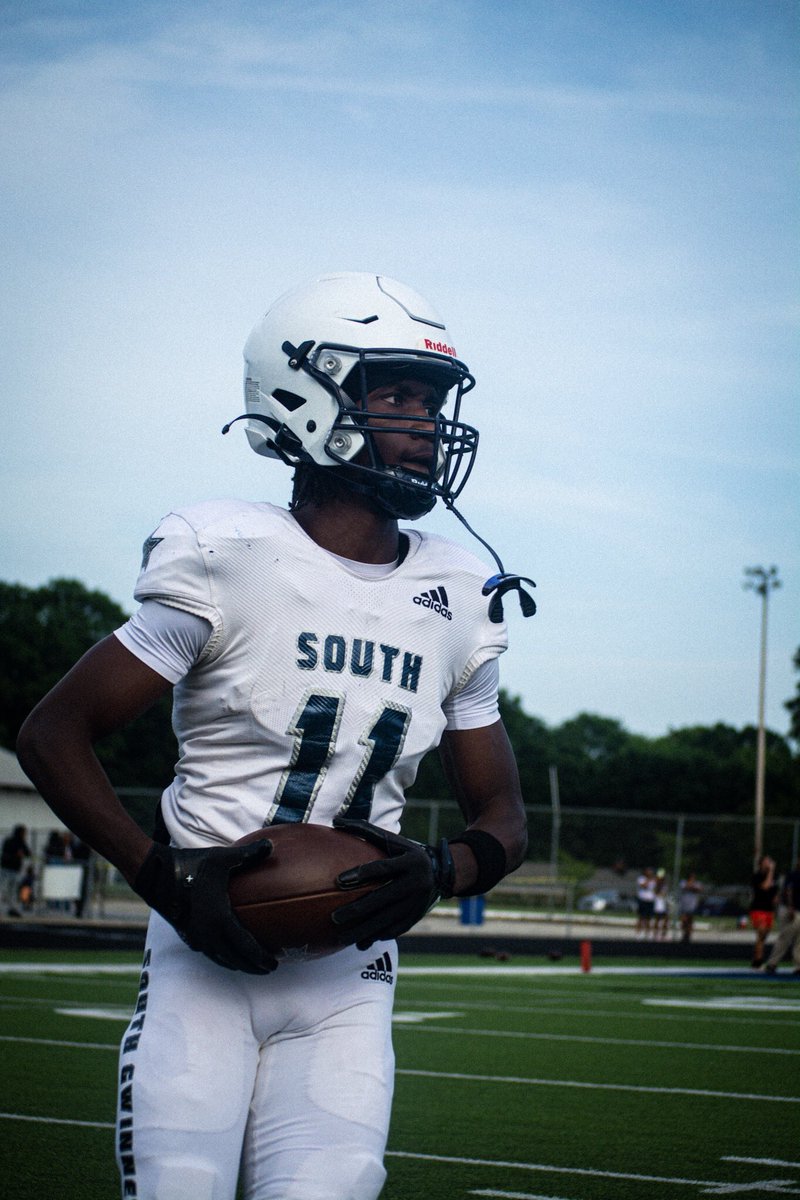 michaeldixon0's tweet image. Had A Successful Spring Season , A Lot More Work To Be Done But We Chasing It Everyday💯 6’ 175 WR‼️ @CoachBryanLamar @CoachM_Gray @CoachJPaxton @Qfalk @BCWright52 @zaymartin2410 @nickgrosso_1
hudl.com/v/2SAqTn