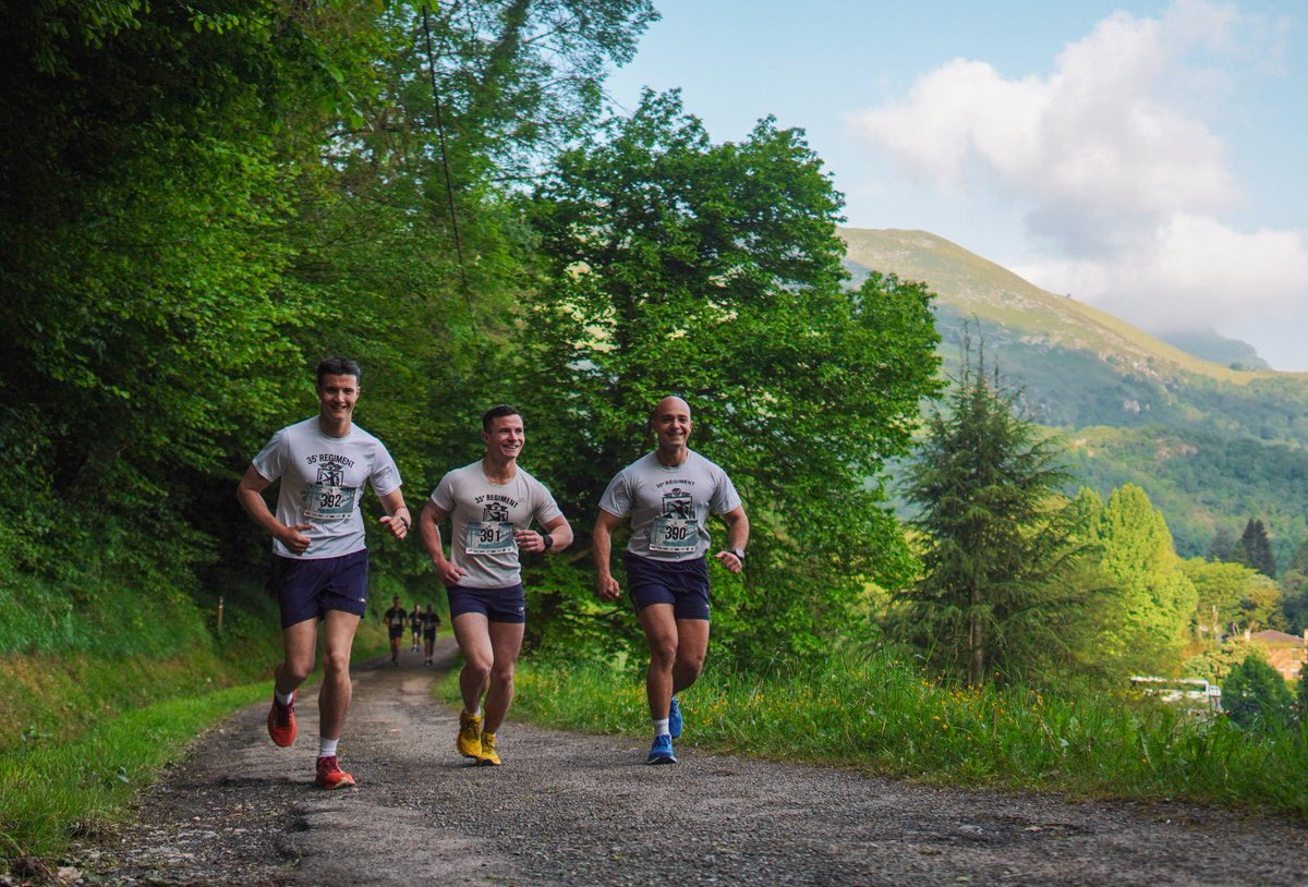 armees_zone_sud's tweet image. Très heureux d’avoir pris part à l’ascension du Pic du Jer aux côtés des artilleurs parachutistes du #35eRAP à Lourdes. Un très beau moment de cohésion lors duquel l’ensemble des fonds récoltés ont été remis à des associations d’aide aux blessées des armées. #AvecNosBlessés