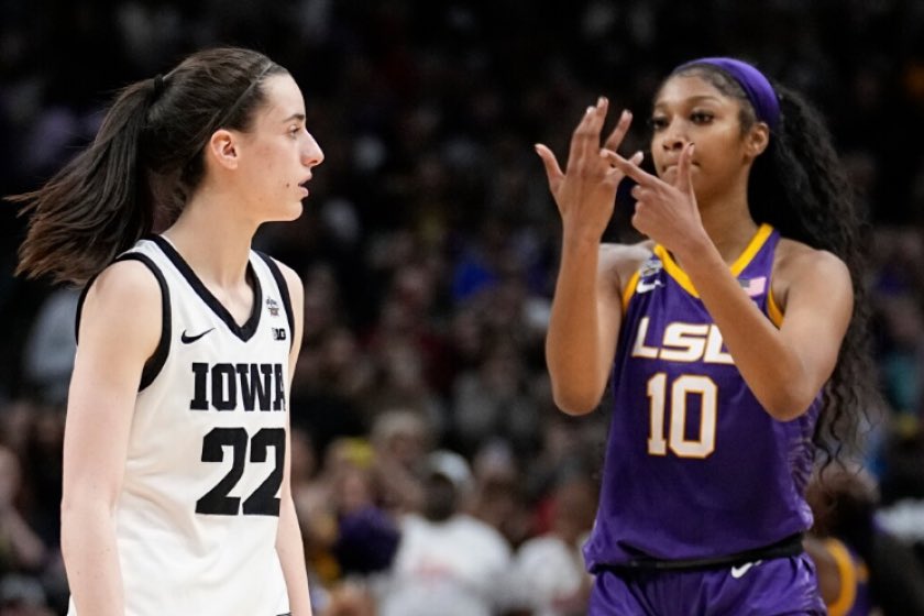 BronMuse's tweet image. Caitlin Clark is now 5-1 vs Angel Reese since this moment.