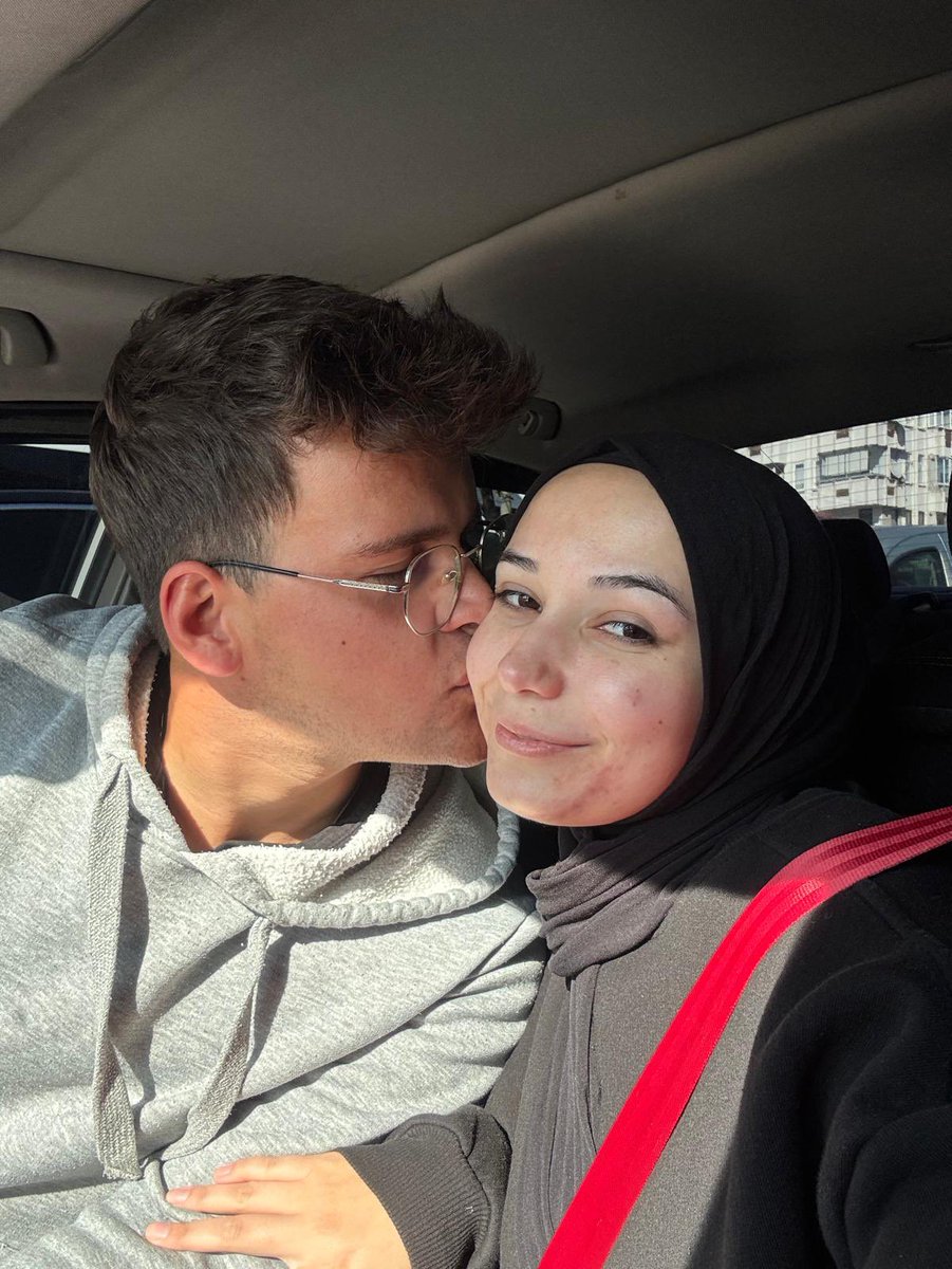 öpünce anlıyorum ben seninle yaşıyorum🫶