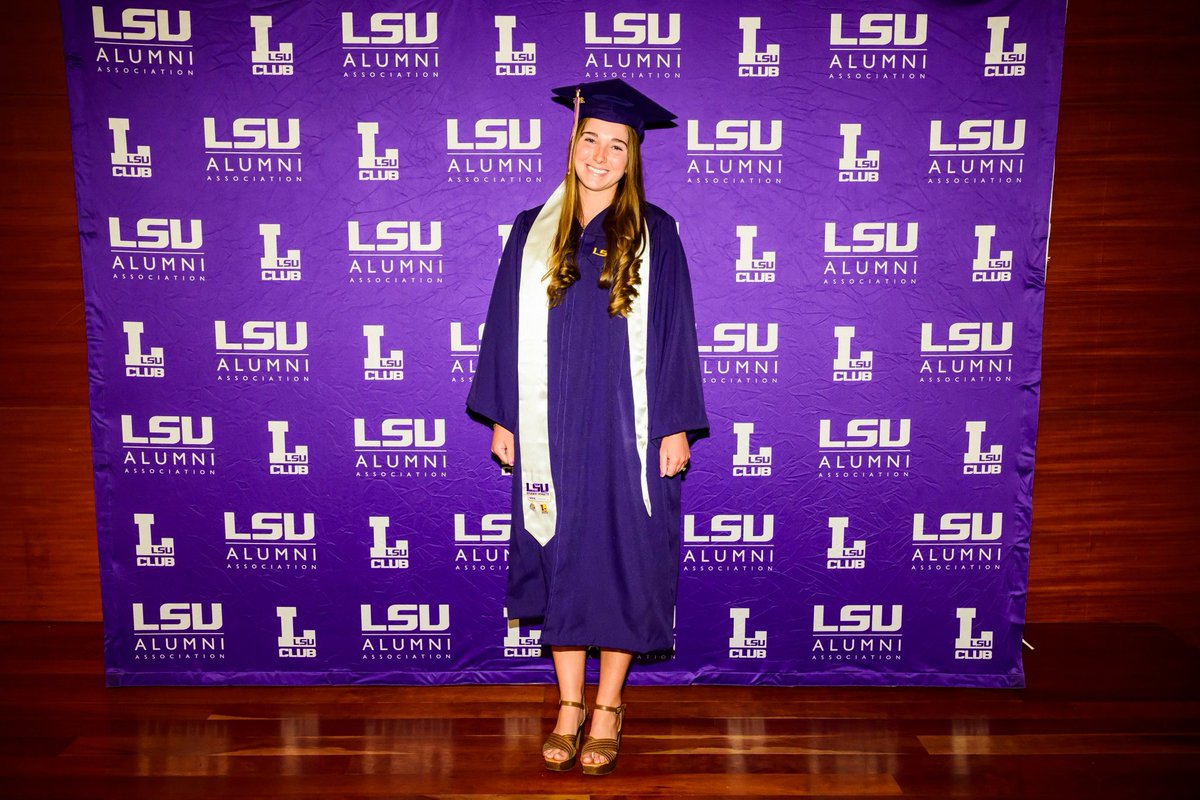 LSUBeachVB's tweet image. PROUD💛💜
Congrats to our Sandy Tigs earning their degrees this weekend!