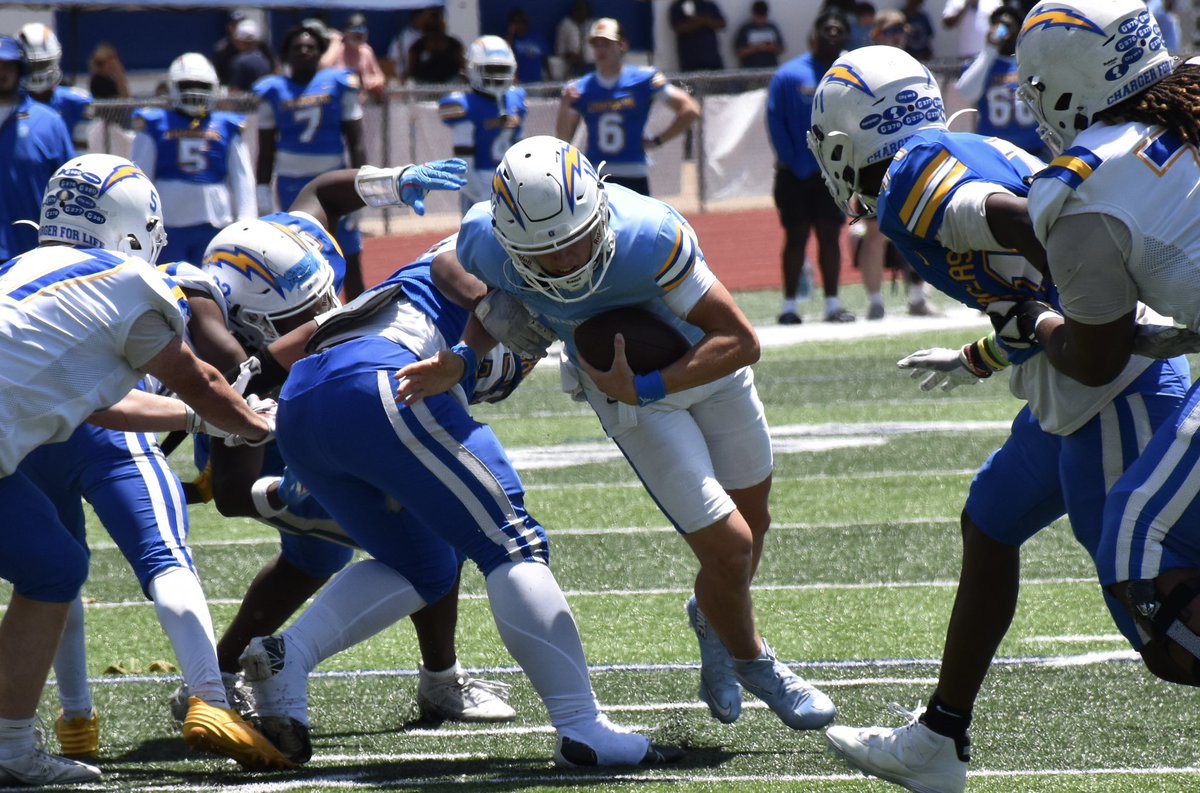 Spring ball at Bobby Block ⚡️🏈

#ChargerForLife

(📸: Me, <a href="/JaredERedding/">Jared Redding</a>)
