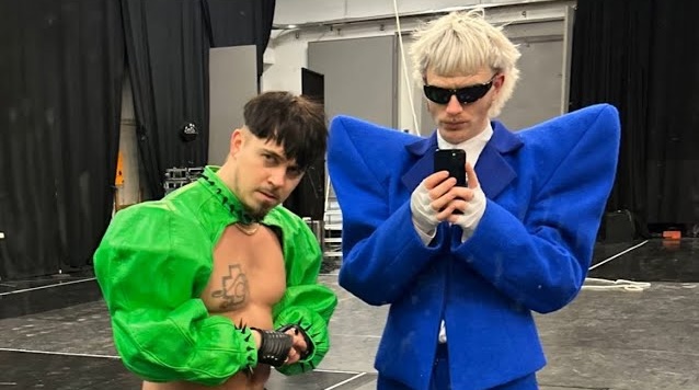 if #eurovision had some balls they'd have europapa with on stage right now