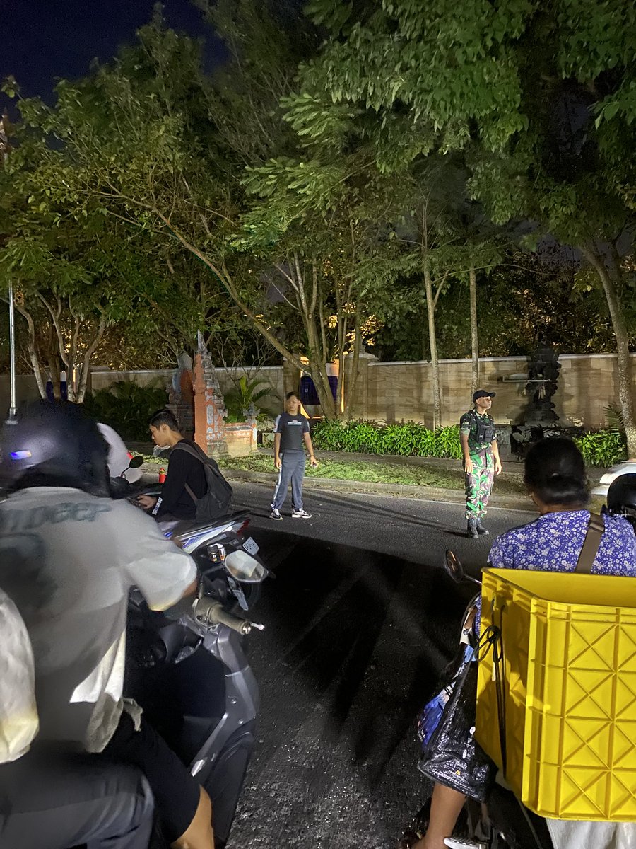 Hanya karena untuk memenuhi “kesenangan” borjuis, tetap kaum pekerja yg dirugikan