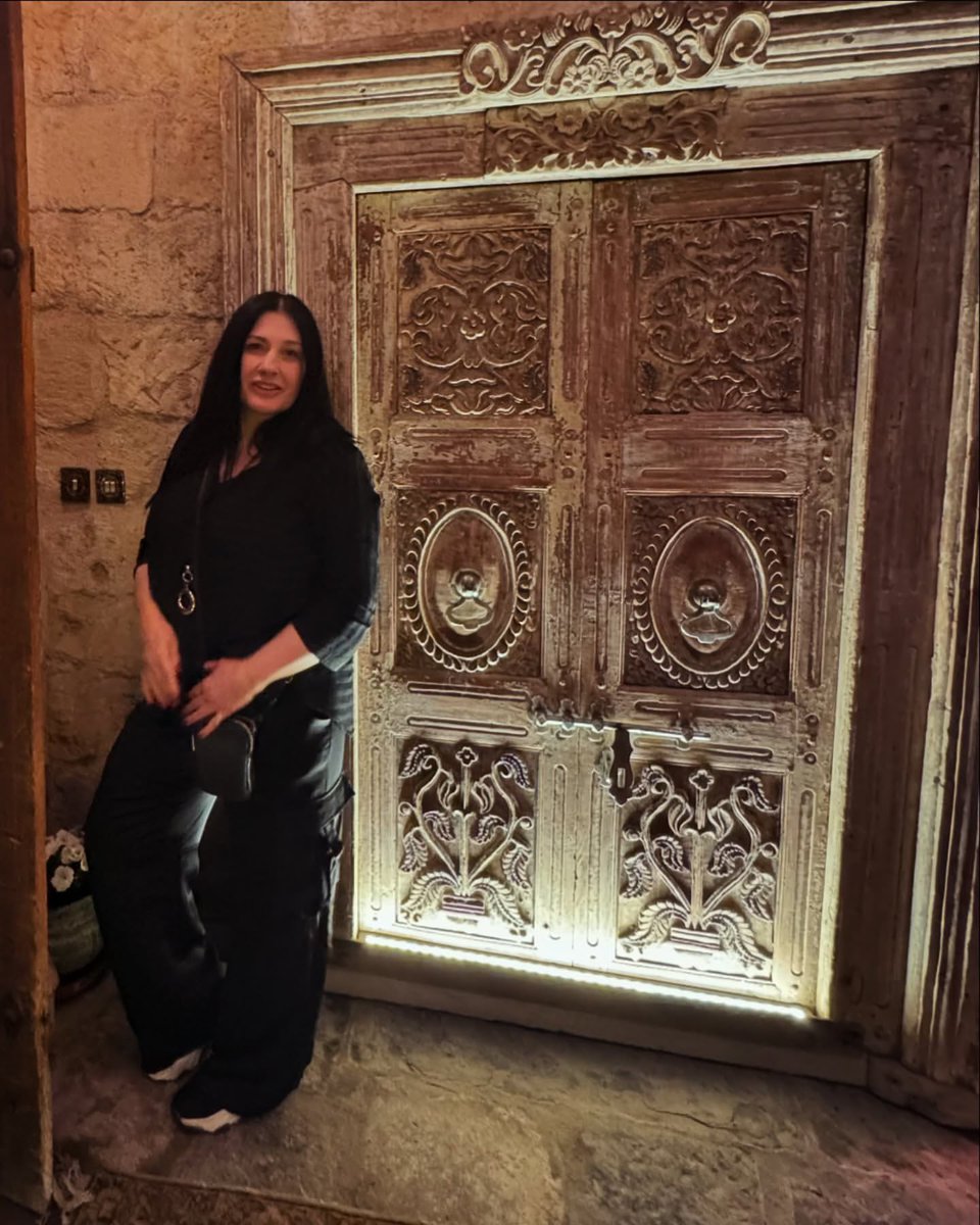 Kaliopi_KMP's tweet photo. “Патувам и знам, за песна живеам  Далеку е сè, но не и за мене  Патувам во сни, на черги небески  Гушкам ангел бел, c’est vrai la vie est belle …”

#Kaliopi #čergi #album #Oboime #Cappadocia #travel #joy #happiness #love #mylove #bestguideever #exploring #before #newproject https://t.co/kalDUsHSvs