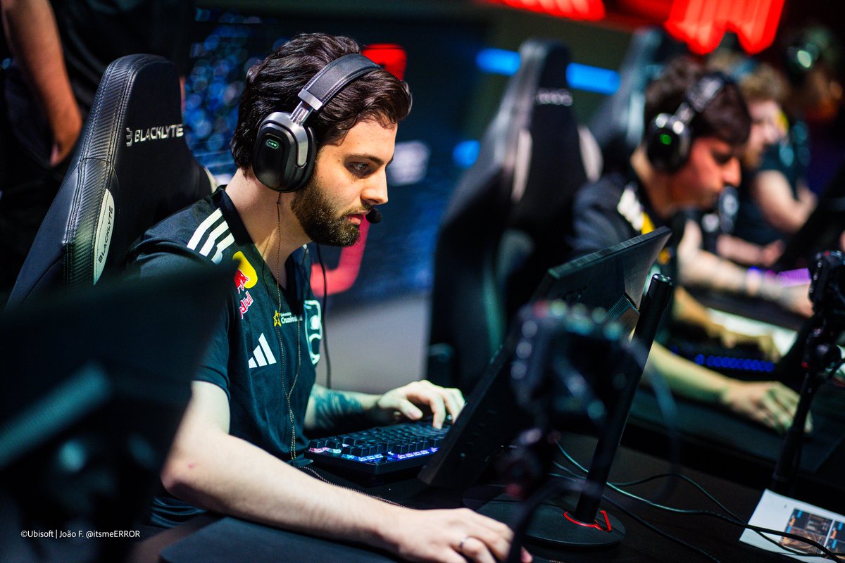 Nova Six BR 🇧🇷 (@novasixr6) on Twitter photo Bom, ta na hora de decretar o <a href="/kheyzefps/">FURIA Kheyze</a> como o melhor jogador brasileiro da história do Siege.
🌟 MVP do RELOAD RIO (Em breve)
🌟 MVP do SI2024
🌟 MVP de 2024 do Brasil Awards
🌟 Melhor Atleta de R6 do Prêmio Esports BR 2022
🌟 MVP de 2022 do Brasil Awards
Ou estou exagerando? Bom, ta na hora de decretar o <a href="/kheyzefps/">FURIA Kheyze</a> como o melhor jogador brasileiro da história do Siege.
🌟 MVP do RELOAD RIO (Em breve)
🌟 MVP do SI2024
🌟 MVP de 2024 do Brasil Awards
🌟 Melhor Atleta de R6 do Prêmio Esports BR 2022
🌟 MVP de 2022 do Brasil Awards
Ou estou exagerando?