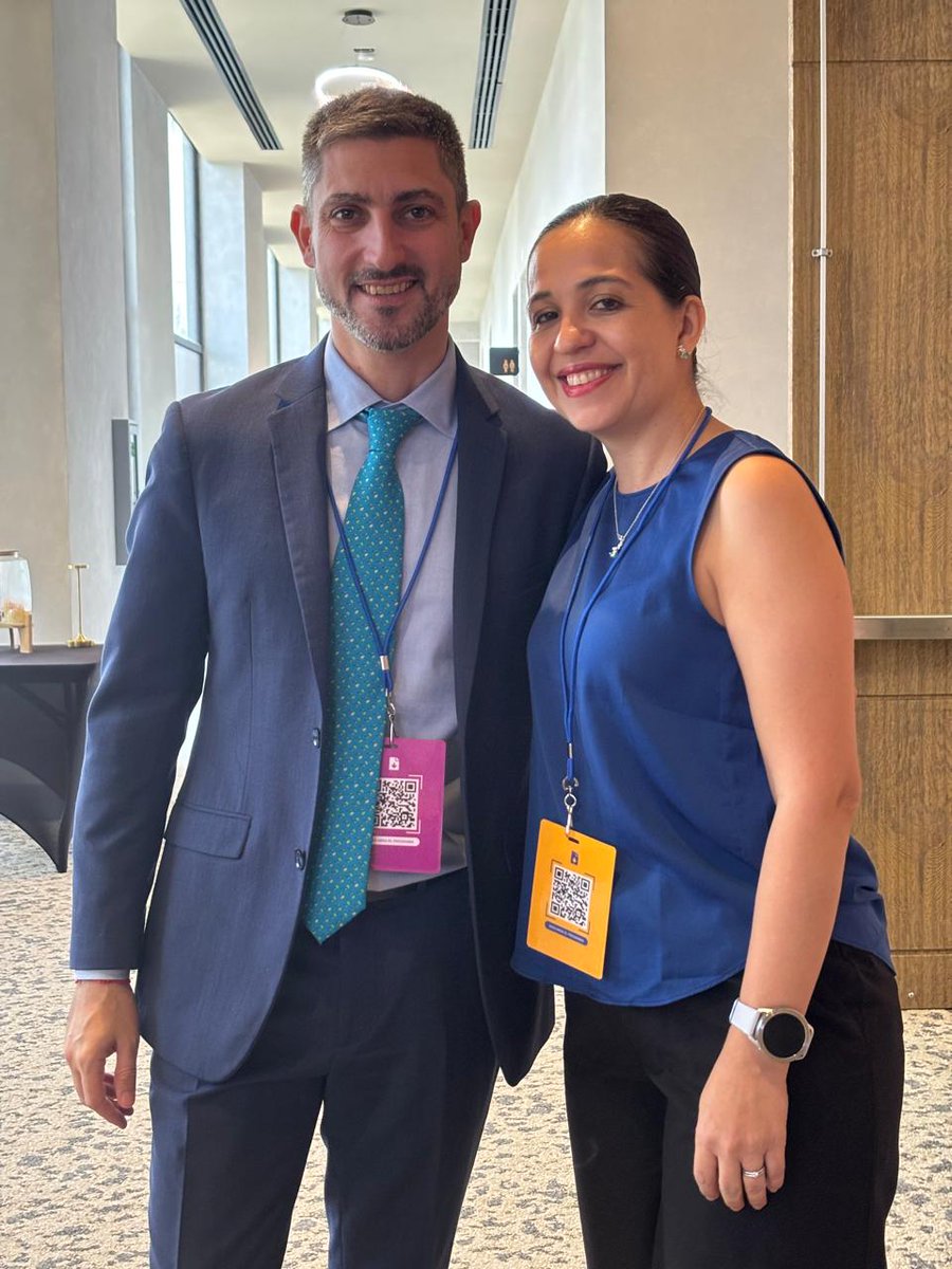 Martin_AngelMD's tweet photo. un año más compartiendo #simposioGU2025 de #ACOMED con amigos y colegas #LATAM 🇨🇴🇪🇸🇨🇷
@fedelosco @allanramoscr @dionisiofn @g_develasco Dr. Diego Gonzalez y con la presidenta Dra. Stephanie Perichon https://t.co/68maJhZ2yC