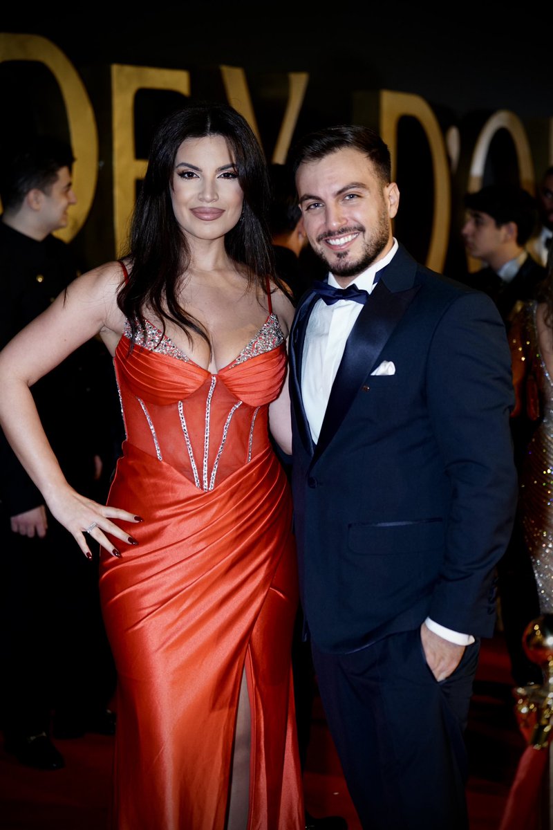 Happy Birthday Mira! 🌹
Keep shining bright like your voice. Can’t wait for the new release, wishing you all the success!