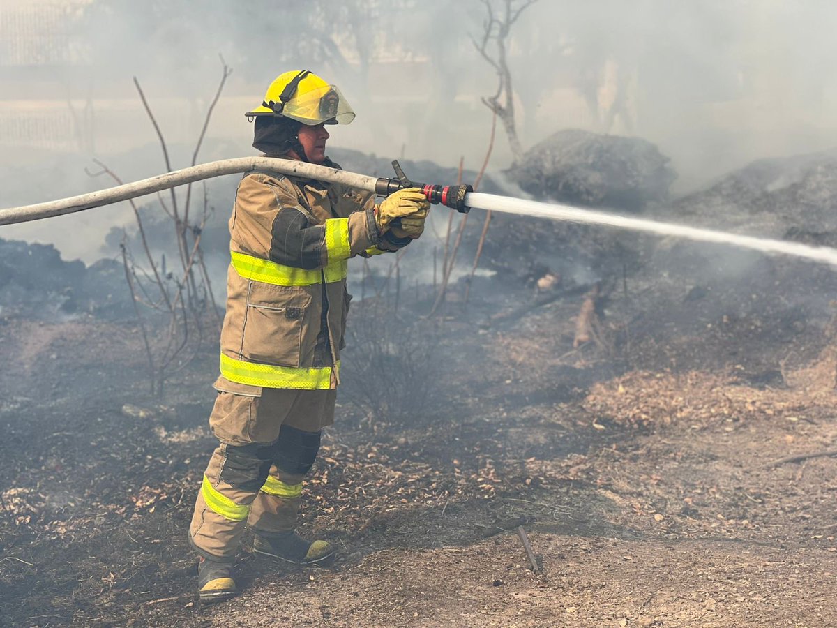 Se continúa con las labores en el Cerro Gordo para extinguir por completo el incendio, realizar tareas de enfriamiento y evitar su reactivación.