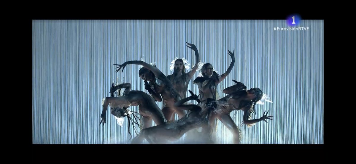 Amigas: Por ahí viene el que te gusta
Yo: vale, actuad con normalidad
Ellas:

#EurovisiónRTVE #Eurovision