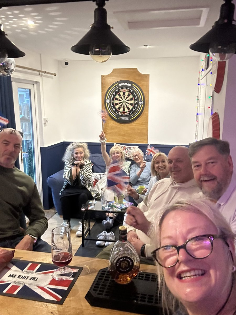 Knowlesy25's tweet photo. #Eurovision2025 #unitedkingdom #remembermonday  #norfolk #gorleston #greatyarmouth 
Come on girls 💕💕 https://t.co/DjcKqvOxE3