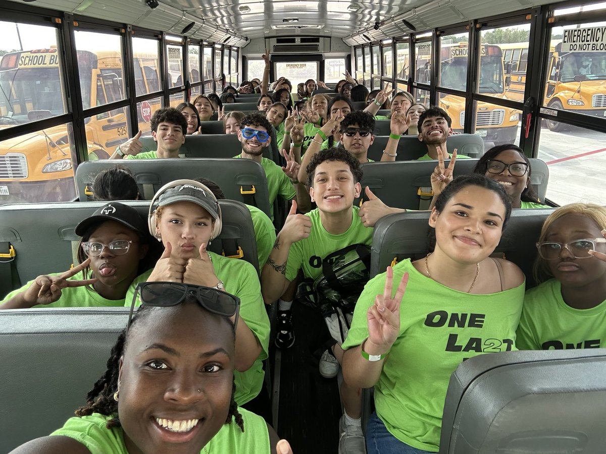 Coach23Harvey's tweet photo. A time was had at Siesta Texas! #SeniorTrip came and went!!! Congratulations graduates 🎓!!!
#RPND
#Club5
Hey siri play, Congratulations by Post Malone https://t.co/7VMS3i6TZo
