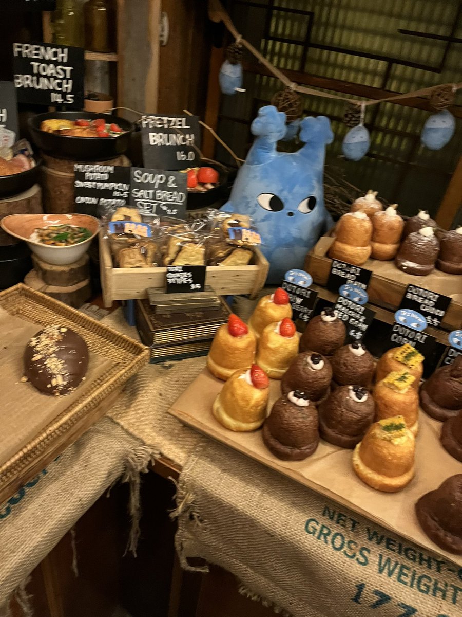 YUKI14685556's tweet photo. かわいいDOTORI GARDENに行って来ました🐿️
グリークヨーグルトの上には蜂の巣そのまま乗っていてビックリ🤭
美味しかったです💓
#DOTORI GARDEN https://t.co/za1QDnvLEe