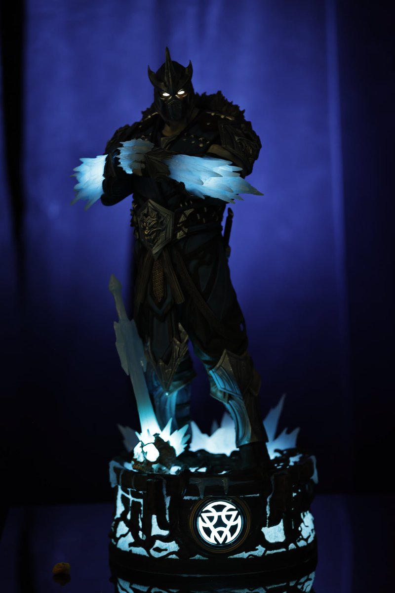 _EpicCreations_'s tweet photo. For the Lin Kuei!
#subzero #mkdeception #mortalkombat #deception #quarterscale #statue #LED #mk #scorpion https://t.co/aaNMJX3knN