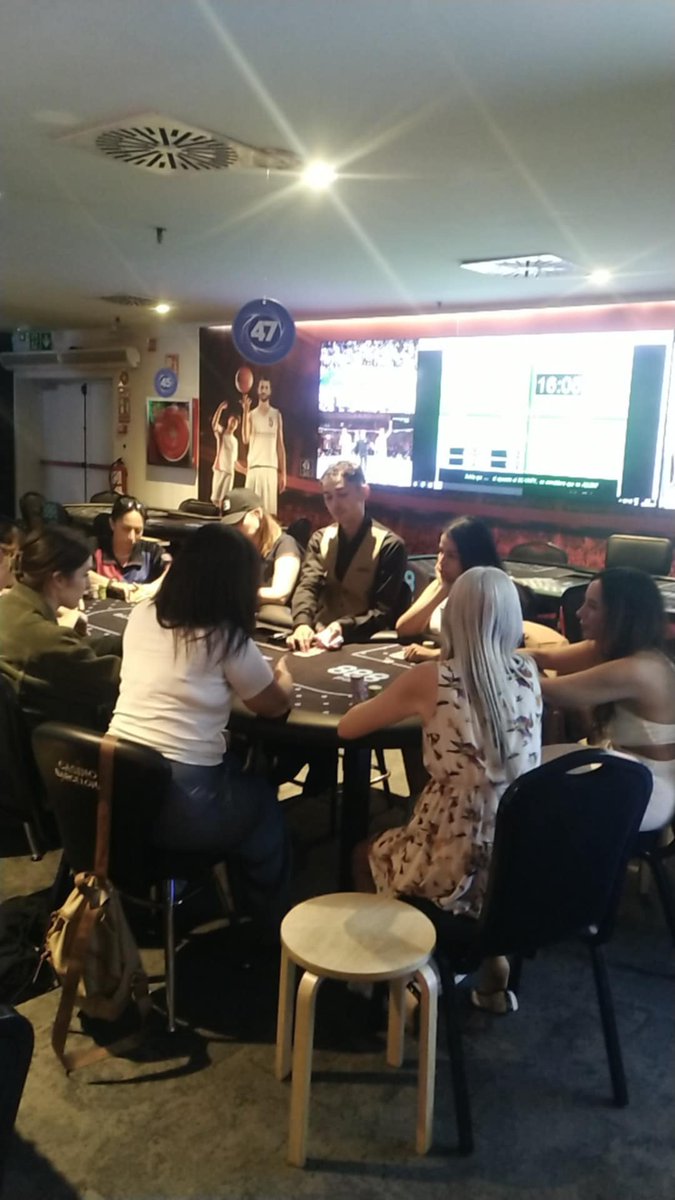 randomcrayon's tweet image. Ft 

Letsgo Linz!

#888LiveBarcelona