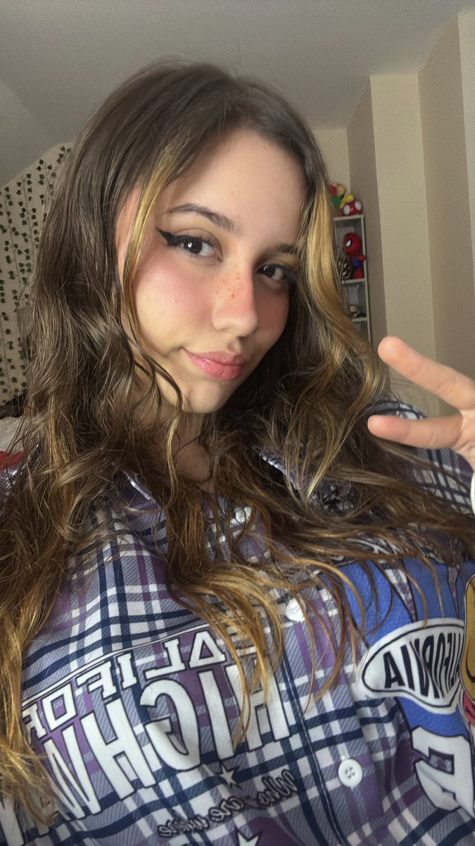 Si te RÍES te FUNAN 💀

Reacciones 👻

FINAL BOSS WEBONES 🔥

Twitch.tv/emikukis