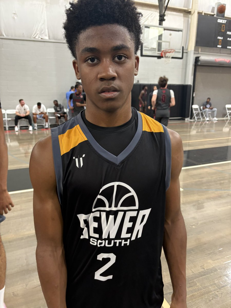Zyree Brown 5’11 G Sewer South 2026

It was business as usual for ZB. Quick first step, scoring off the dribble, catch and shoot and creating offense, he continues to put up eyebrows raising performances. Turning into one of the more exciting players to watch in the state