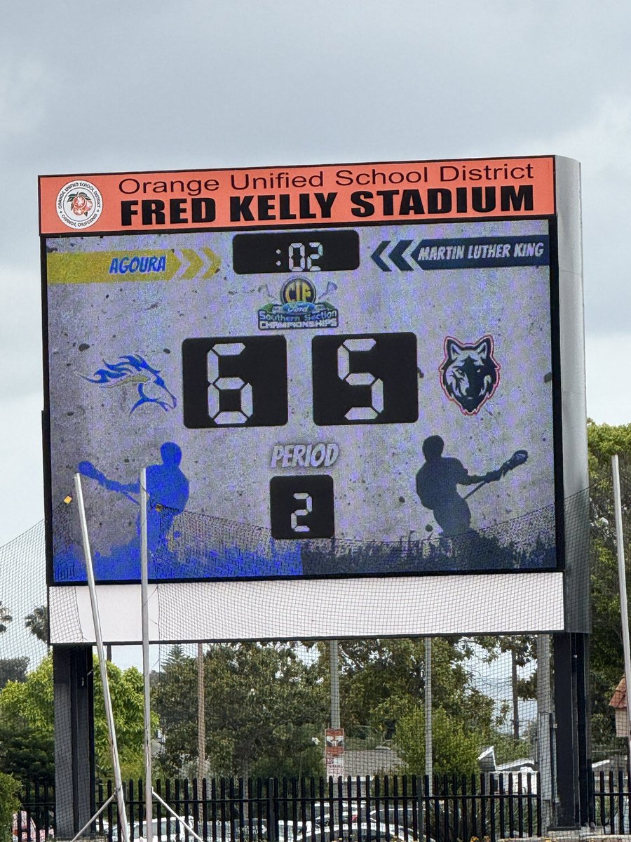 AHS with the lead at half! #ChargeOn <a href="/vcspreps/">VCS Preps</a> <a href="/LVUSD/">LVUSD</a> <a href="/latsondheimer/">eric sondheimer</a>