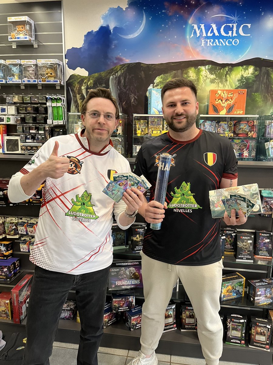 2 tournament, 2 top 1 😇

Format BO3
R1 : 🟡⚪️ 1-2
R2 : 🟣🔴 1-1
R3 : 🟣🔴 2-1 Shark
R4 : 🟡⚪️ 2-1 Cherna
R5 : 🔵⚪️2-0 Aggro

7th of swiss rond

Top 8 (vs 2th swiss rond)
🟣⚪️ 2-1
Top 4 (vs 4th swiss rond)
🟡🟢 2-1 (<a href="/Swandai_/">Douglas Auchelie</a> 😘)
Final (vs 6th swiss rond)
🟡⚪️  2-0