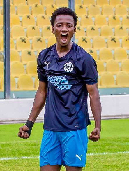 AccraLionsFC's tweet photo. Congratulations to our youngster Salman Faris Tahiru who won his first โNasco Man of the Matchโ award of the season in todayโs match.
Accra Lions 5:3 @AduanaStarsFc
#yennyinaadea #accralions
#Matchday31 #GhanaPremierLeague https://t.co/rZnaEATdSY