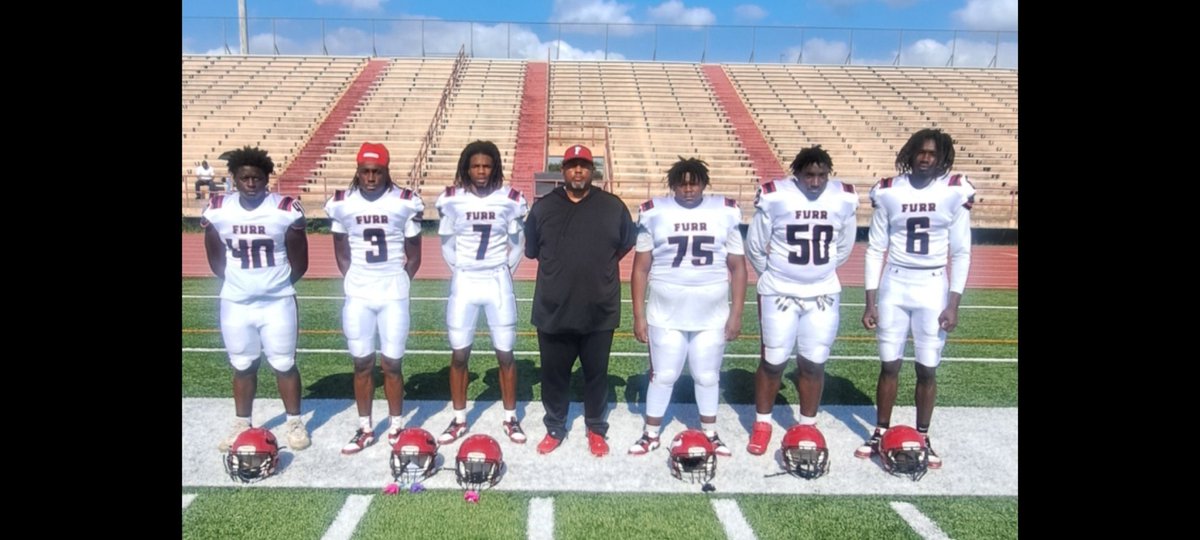 CornellGray1's tweet image. I had a great time Coaching in my last game in HISD. The All-Star game was a success. I appreciate you @AndreWalkerI for showing me Love at Halftime. #Itsbeenreal

 @FurrAthletics @FurrHS @cantguard6ixx_ @wakeemupp3 @JayBenson75 @PancakeEm50 @HISDAthletics