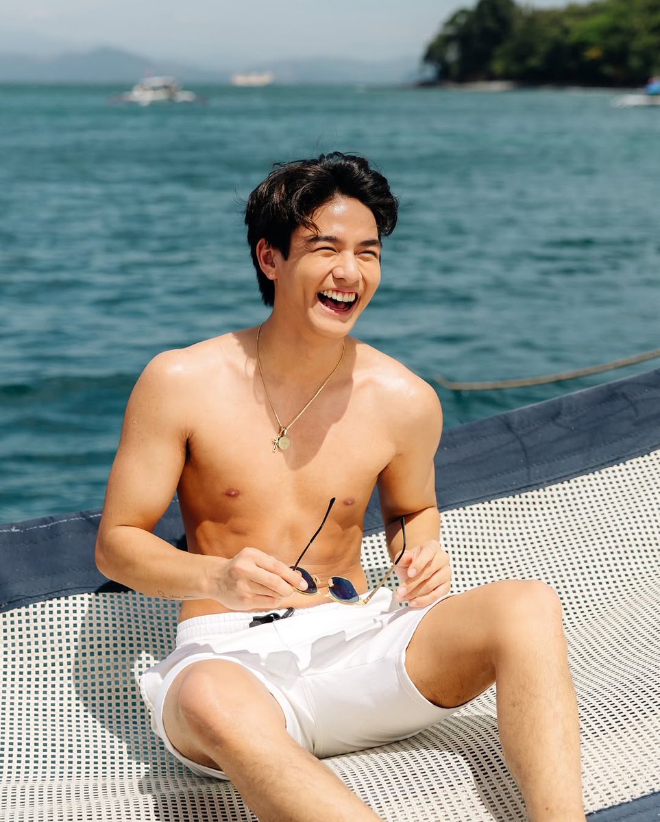 xiaolovetingg's tweet photo. new summer beach photos of Michael Sager posted by Ben Beringuela on IG! hays so hot and pogi talaga always mikkus 🫠🤍
"Carefree summer with @michaelsager_ ⛵☀️ #ShootWithBen" https://t.co/4vkbCBQ4Rr
