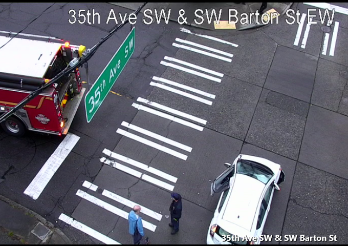 Ang pagbangga sa ika -35 Ave SW & SW Barton St