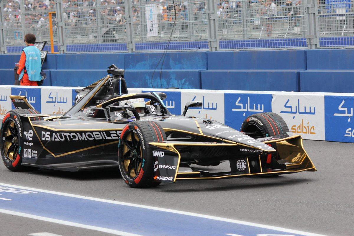 racingdriver_jp's tweet photo. 予選に向かう各選手
コースインを前に精神を統一しアタックに臨みます。
#PascalWehrlein #DanTicktum #JeanEricVergne
#FEjp #フォーミュラE #TokyoEPrix https://t.co/gvyp6jay0F