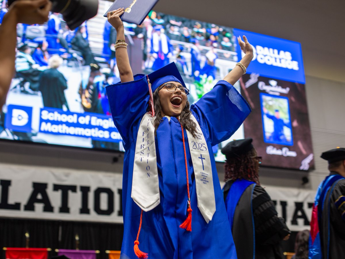 dallascollegetx's tweet photo. Here’s to the incredible Class of 2025! You’re 11K strong dreaming the impossible and living the improbable. An amazing 186 of you are earning bachelor’s degrees – 161 in teaching and 25 in nursing. And to think, this is just the beginning... 

Let’s hear it for every #DallasCollegeGrad!