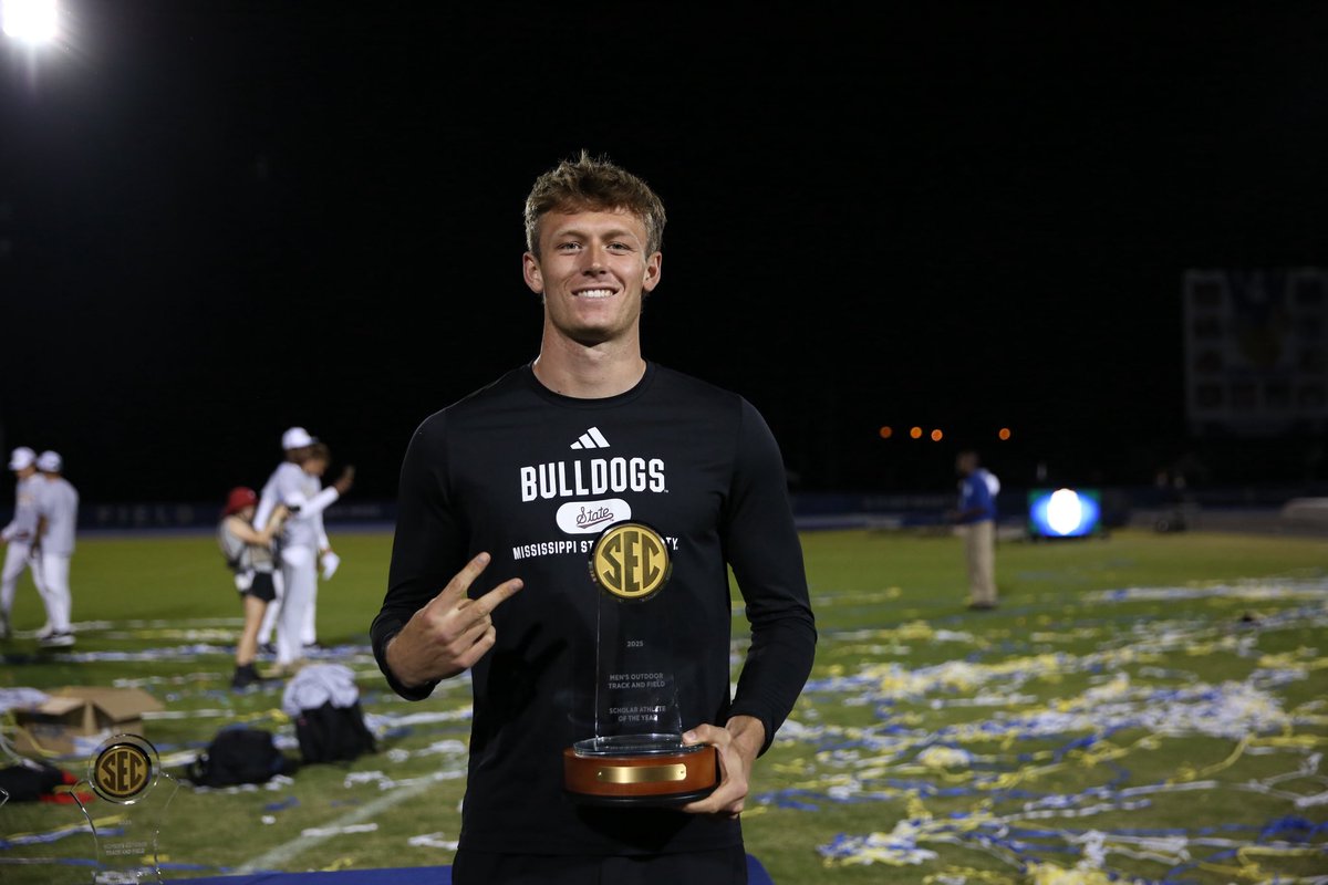 Peyton, the (now two-time) SEC Scholar-Athlete of the Year, was honored at the conclusion of the championship!

#HailState🐶