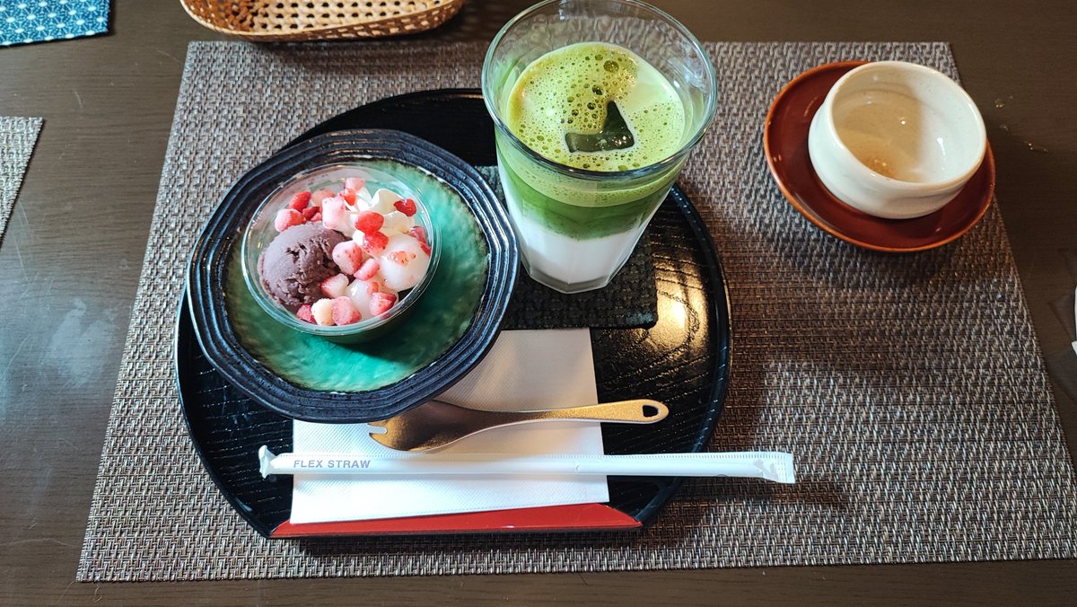 これ経費で飲み食いできるのアツスギィ