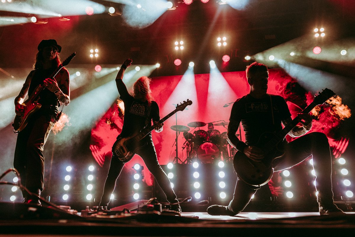RockvilleFest's tweet photo. Big riff energy with #mastadon https://t.co/2D1vYorO66