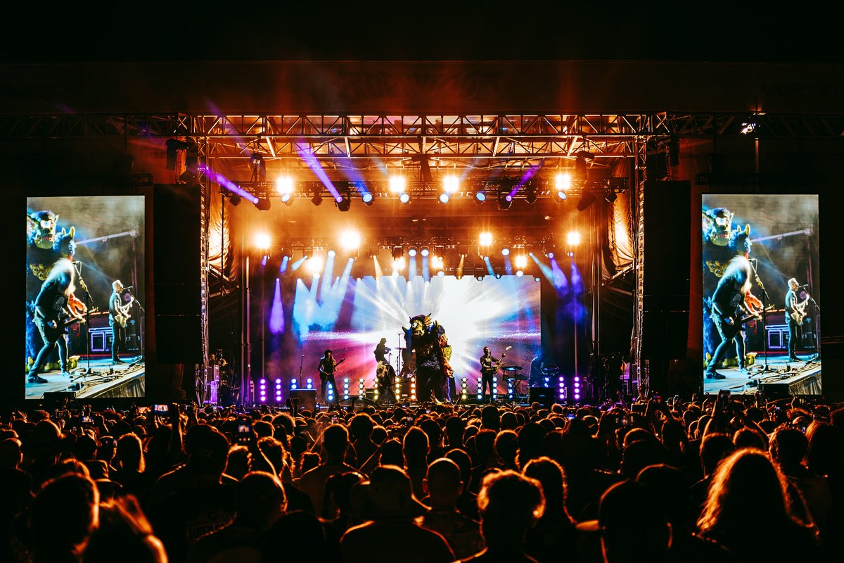 RockvilleFest's tweet photo. Big riff energy with #mastadon https://t.co/2D1vYorO66
