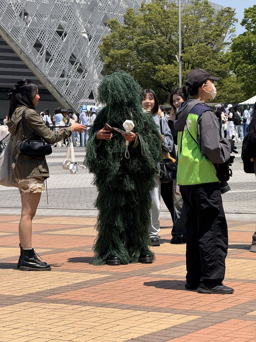 arkaivals's tweet photo. Next level camo 😭😭 https://t.co/Mv7vaxQkys