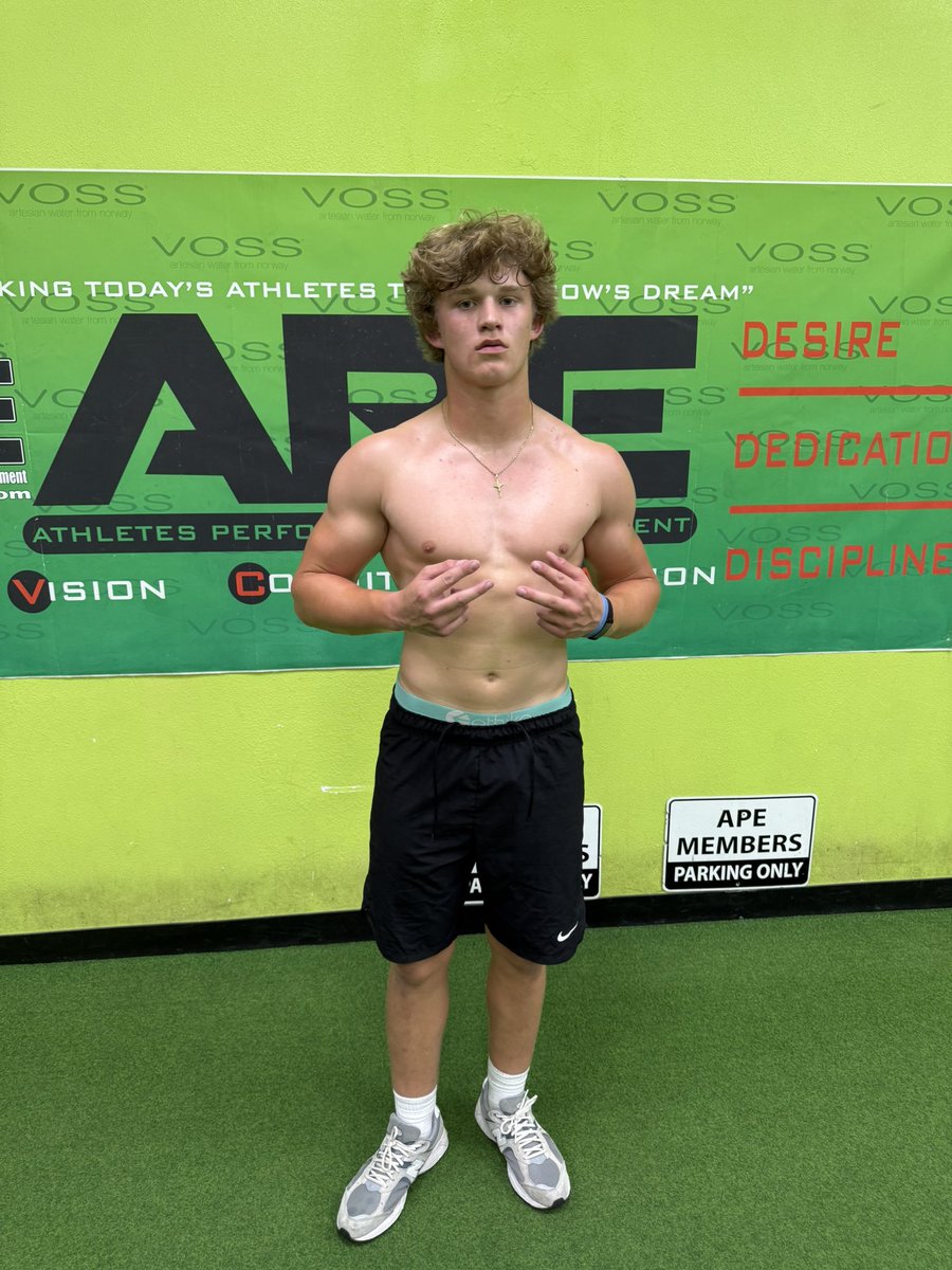 Grind never stop‼️getting extra work with <a href="/beau_jandreau/">Beau Jandreau</a> <a href="/29RobertJames/">Robert James III</a> <a href="/LGFitnessAZ/">Larry Graham</a>.